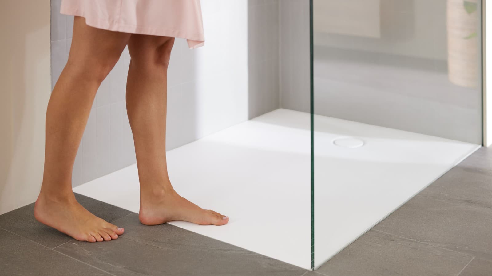 The new floor even Geberit CleanFloor30 shower surface The new floor even Geberit CleanFloor30 shower surface